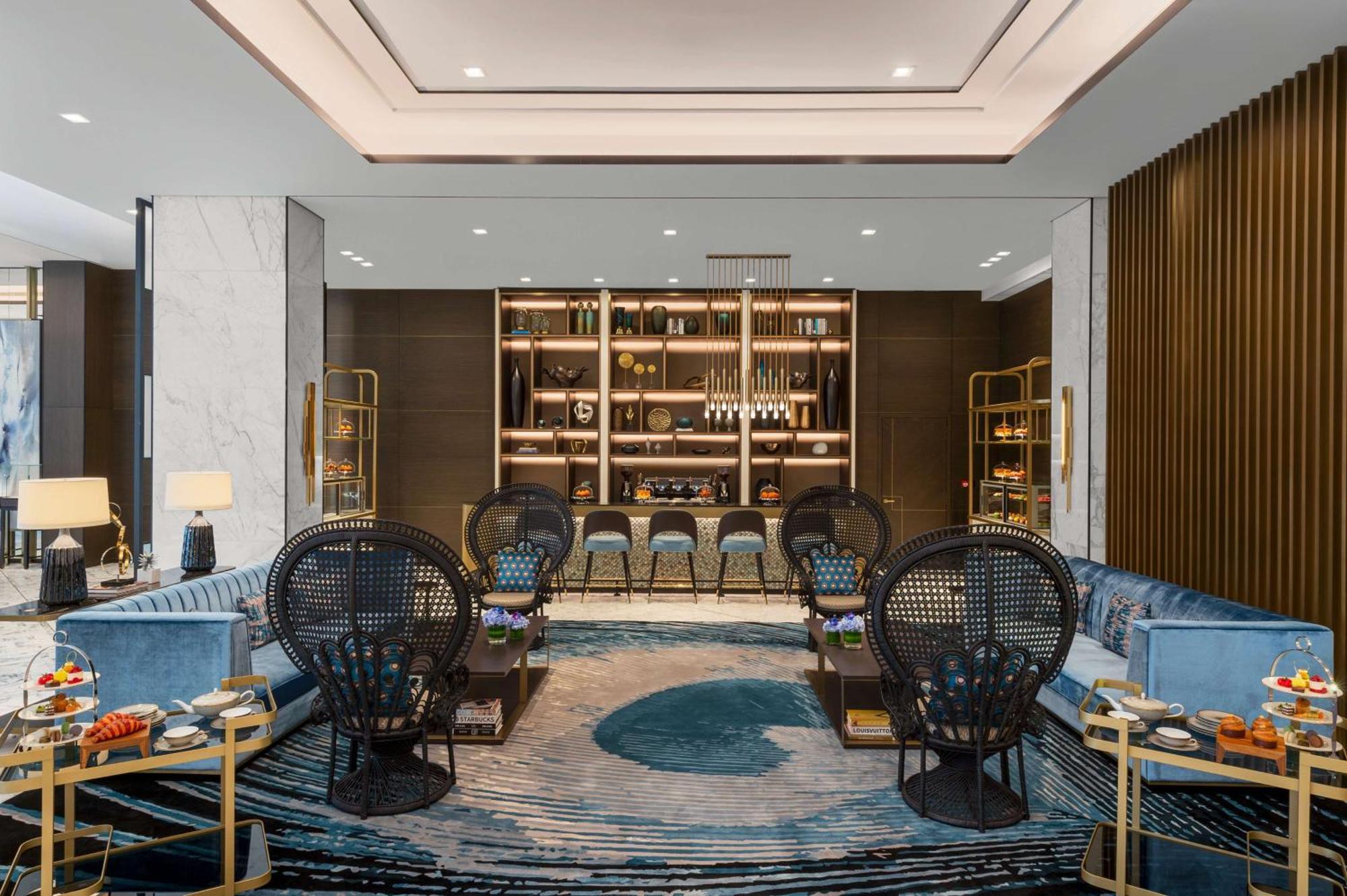 Отель Waldorf Astoria Kuwait Кувейт Экстерьер фото The Lounge at the hotel